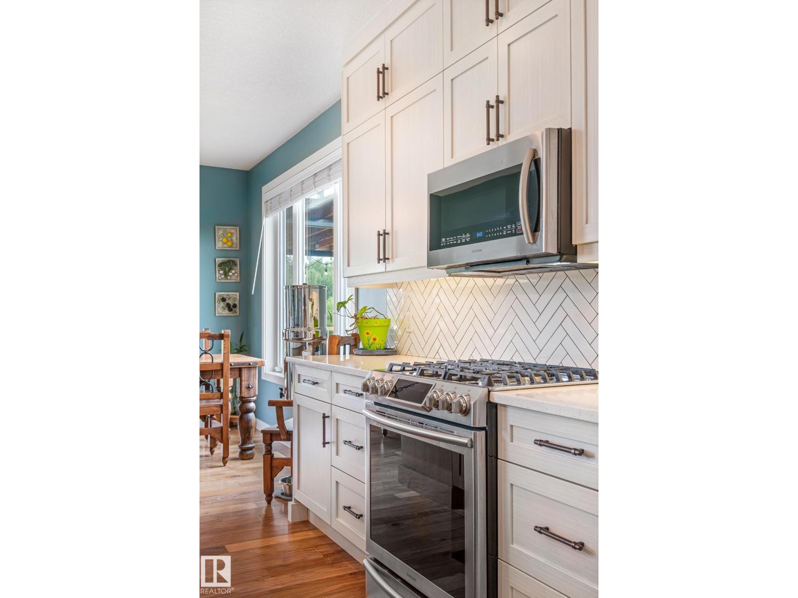 Photo 11 of 2035 Spring Lake Dr, Rural Parkland County AB