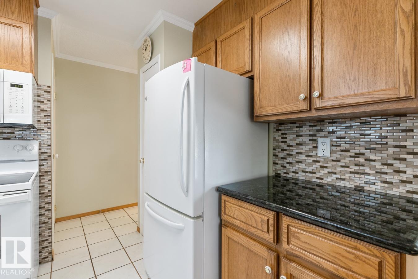 Photo 14 of 5116 14 Av Nw, Edmonton AB