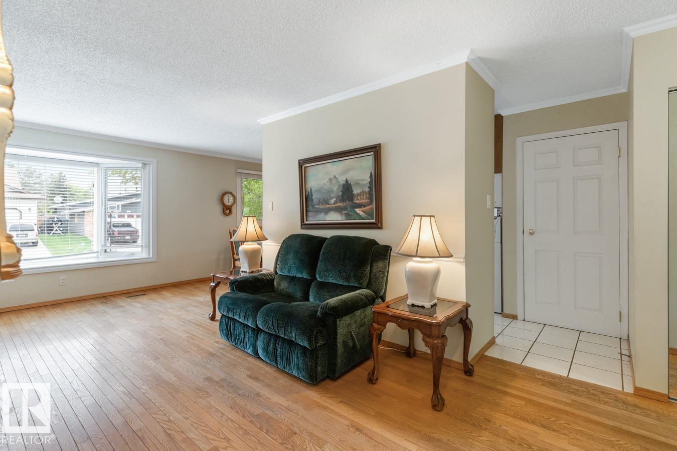 Photo 5 of 5116 14 Av Nw, Edmonton AB