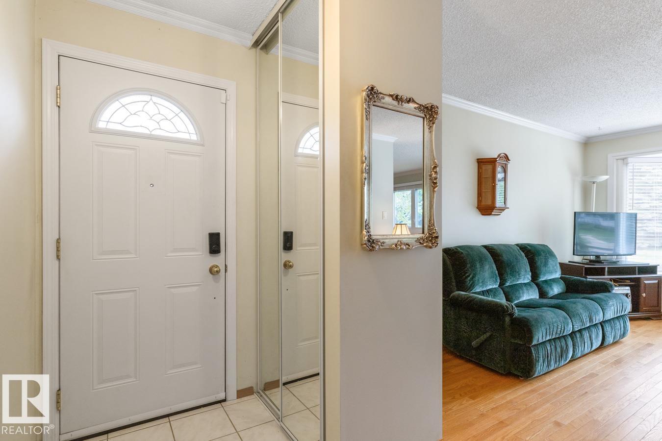Photo 6 of 5116 14 Av Nw, Edmonton AB