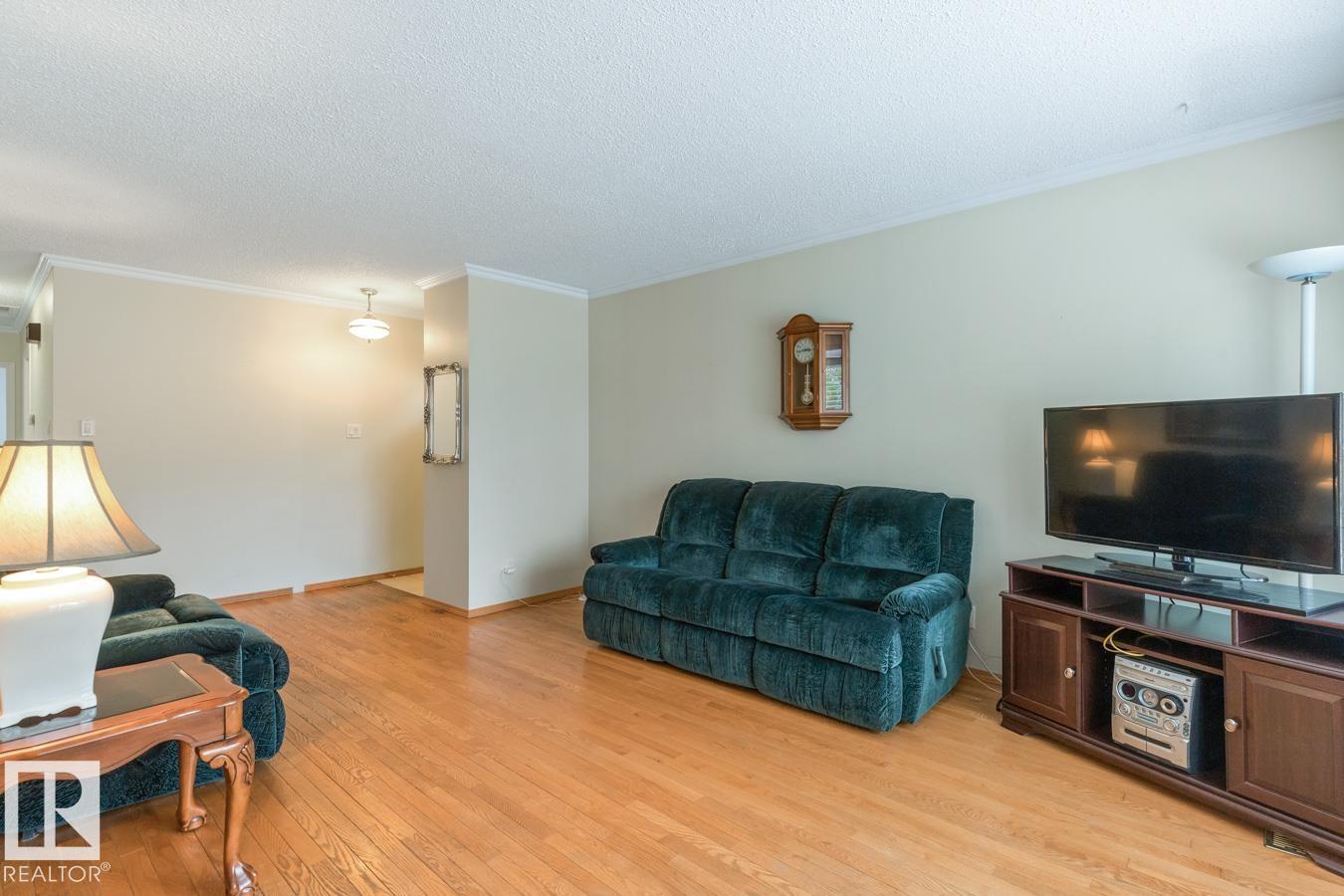 Photo 7 of 5116 14 Av Nw, Edmonton AB