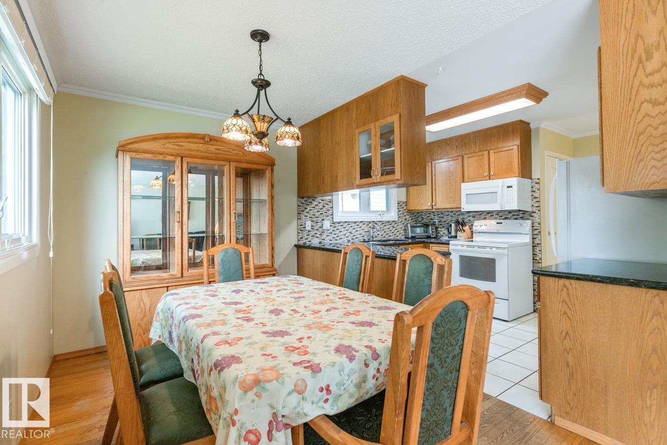 Photo 9 of 5116 14 Av Nw, Edmonton AB