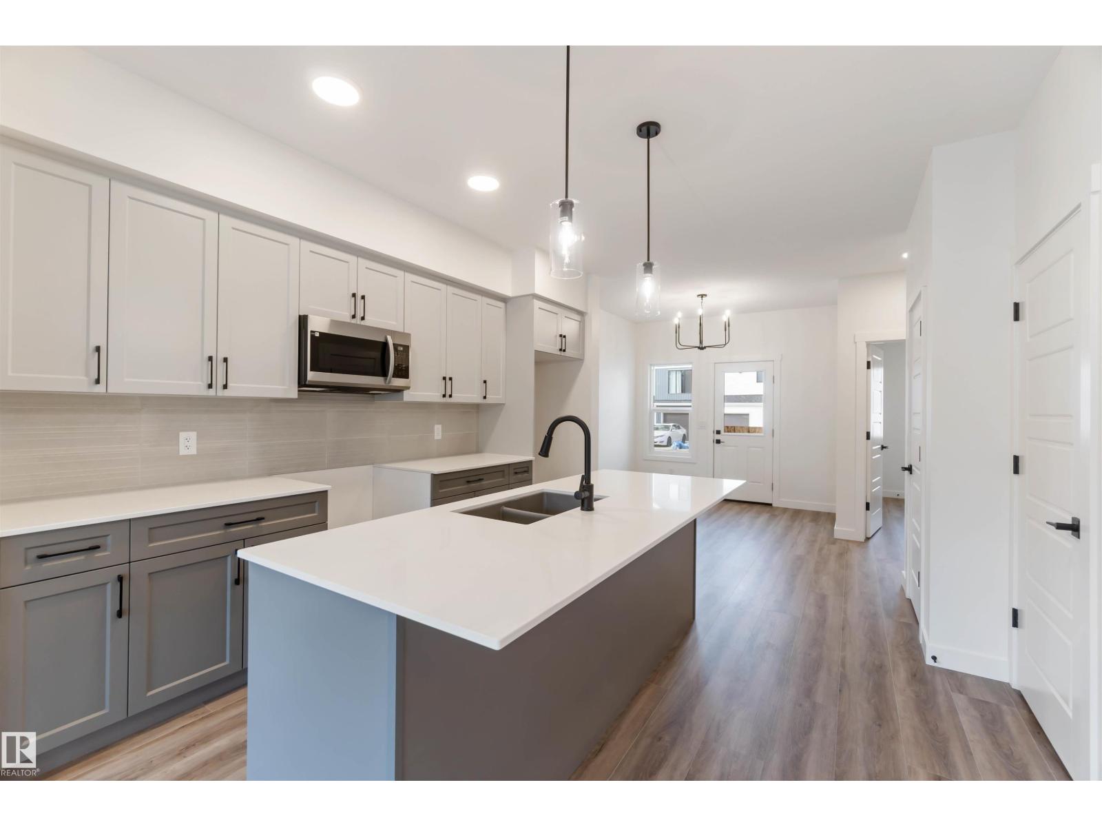Photo 13 of 2040 191 St Nw, Edmonton AB
