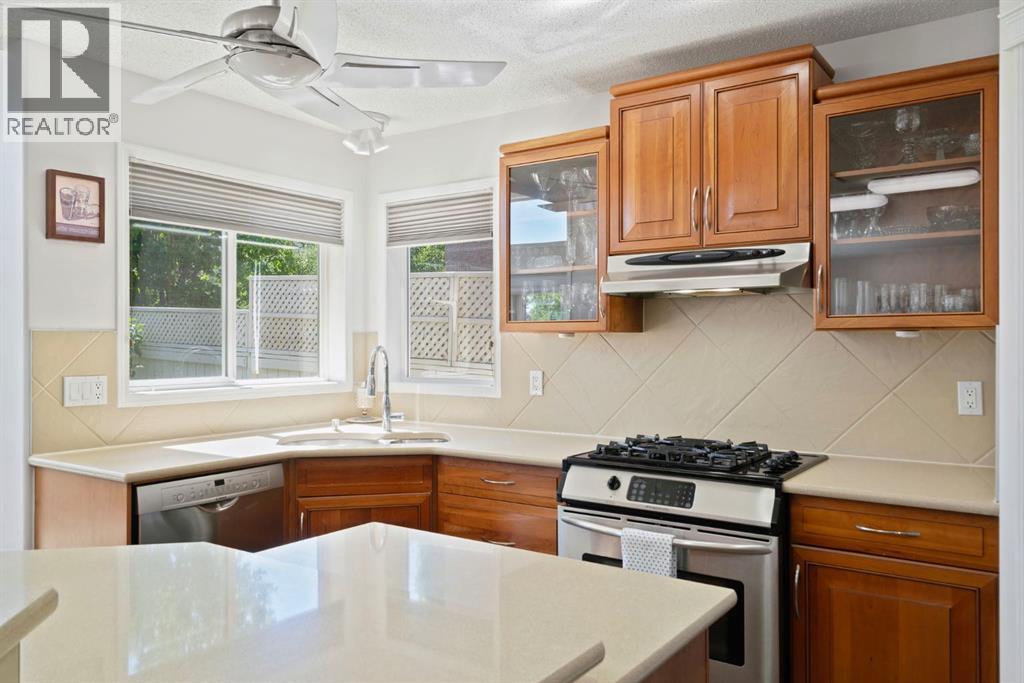 Single Family House for Sale in  Everwillow Close SW Evergreen Calgary 