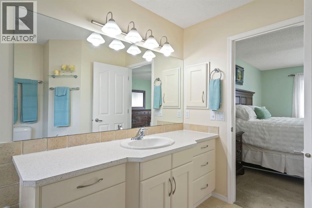 Single Family House for Sale in  Everwillow Close SW Evergreen Calgary 