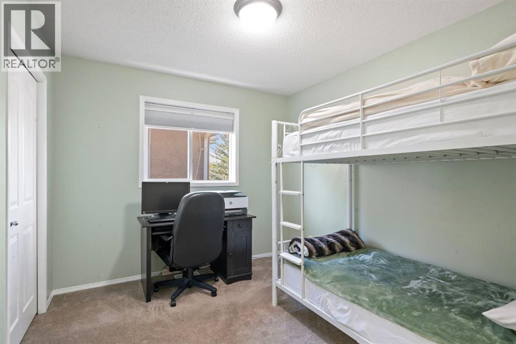 Single Family House for Sale in  Everwillow Close SW Evergreen Calgary 