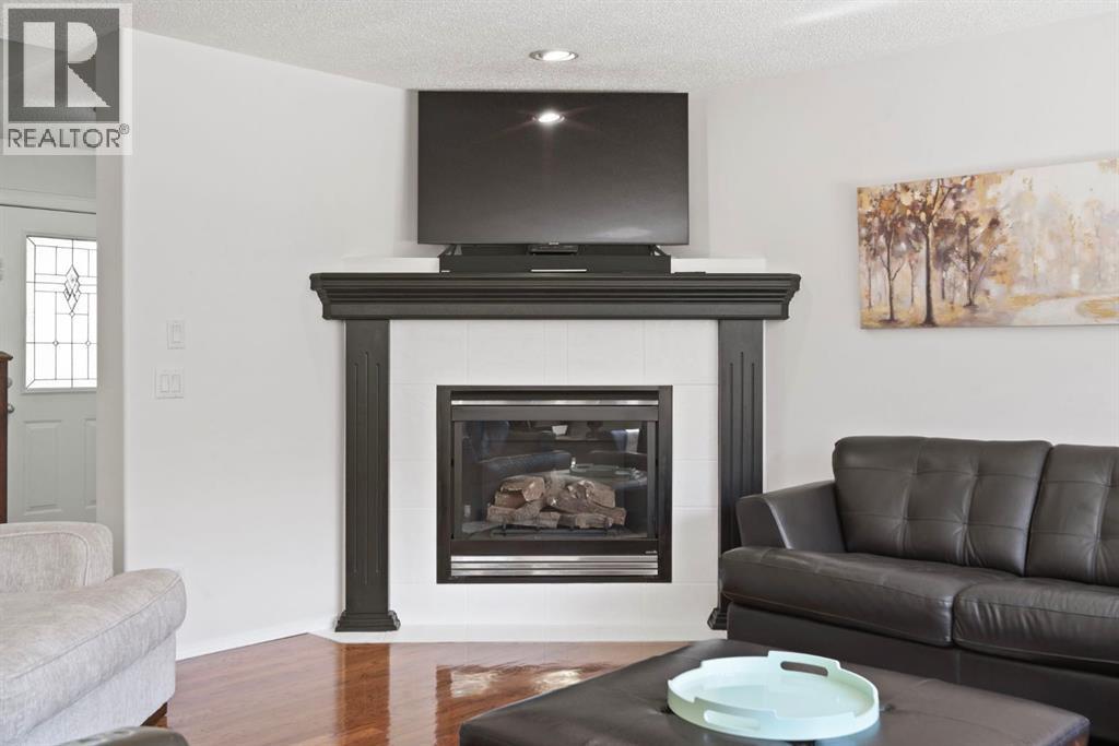 Single Family House for Sale in  Everwillow Close SW Evergreen Calgary 