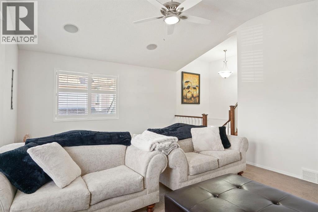 Single Family House for Sale in  Everwillow Close SW Evergreen Calgary 