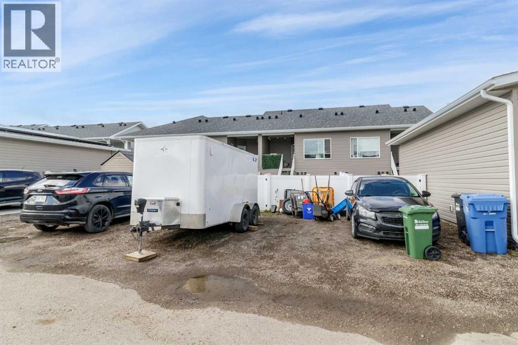 Single Family House Bi-level for Sale in  Ellington Crescent Evergreen Red Deer 