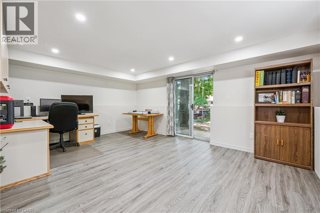 Photo 28 of 558 Elm Ridge Place, Waterloo ON