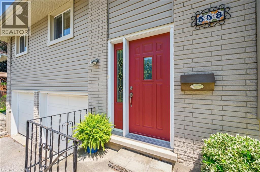 Photo 6 of 558 Elm Ridge Place, Waterloo ON