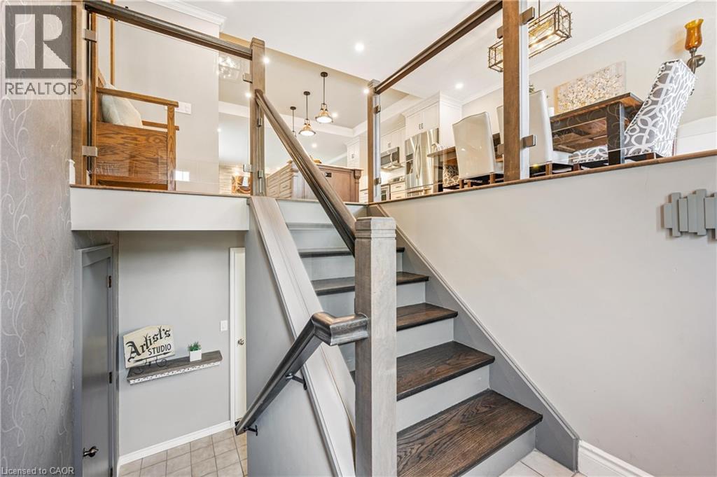 Photo 8 of 558 Elm Ridge Place, Waterloo ON