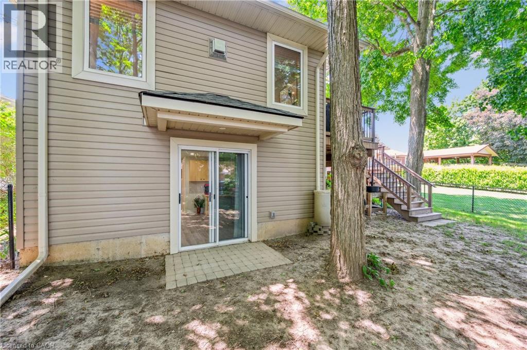 Photo 33 of 558 Elm Ridge Place, Waterloo ON