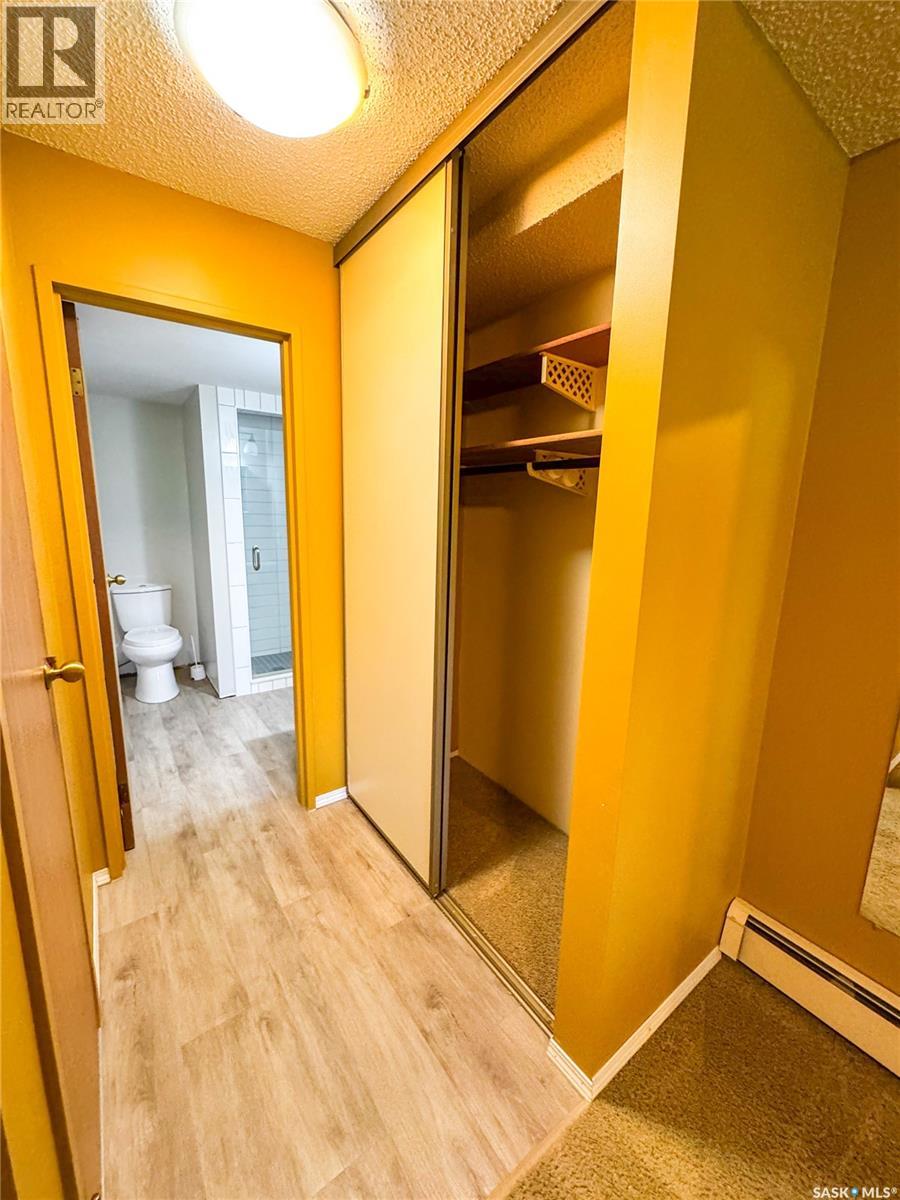 Single Family House Low rise for Sale in   th AVENUE NE Swift Current 