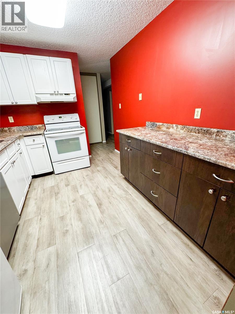 Single Family House Low rise for Sale in   th AVENUE NE Swift Current 