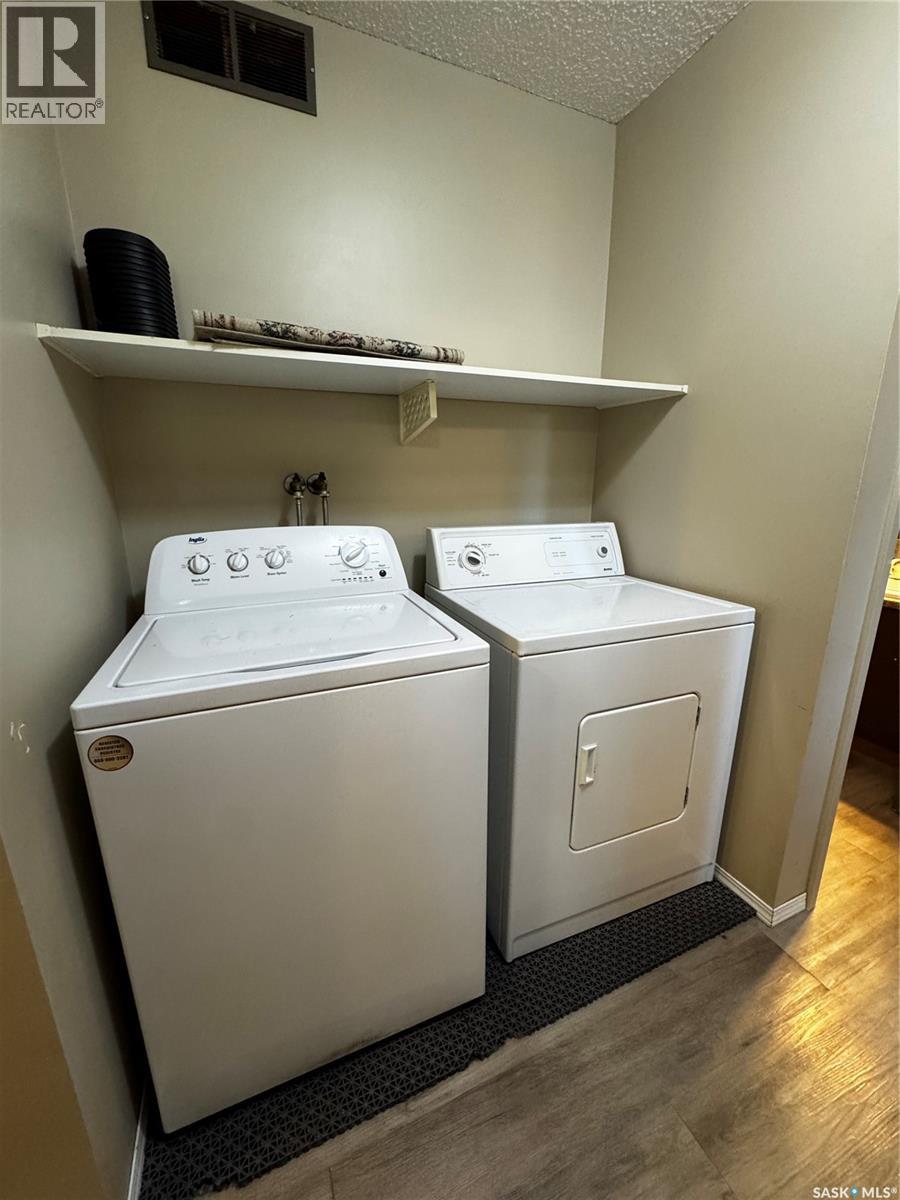Single Family House Low rise for Sale in   th AVENUE NE Swift Current 