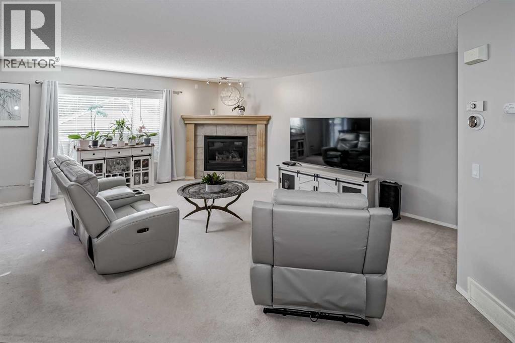 Single Family House for Sale in  Everstone Drive SW Evergreen Calgary 