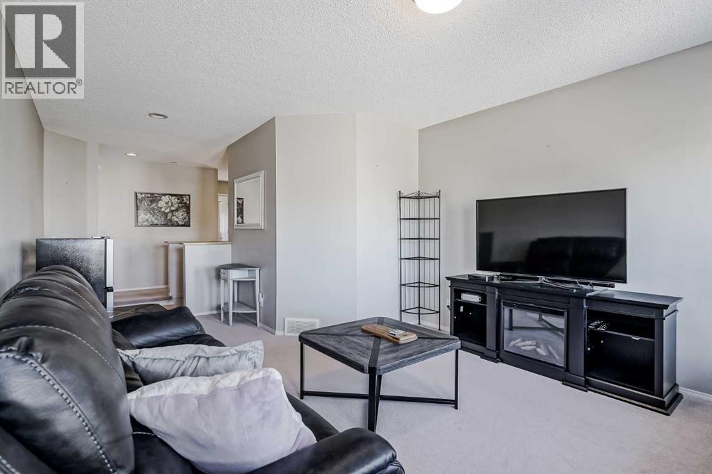 Single Family House for Sale in  Everstone Drive SW Evergreen Calgary 