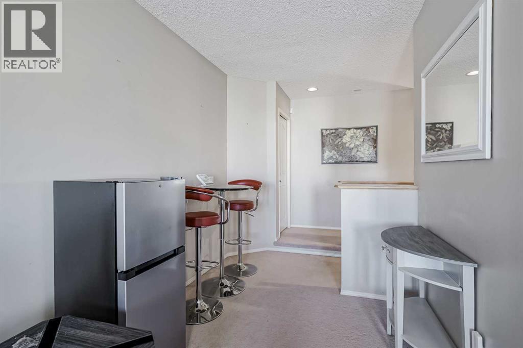 Single Family House for Sale in  Everstone Drive SW Evergreen Calgary 
