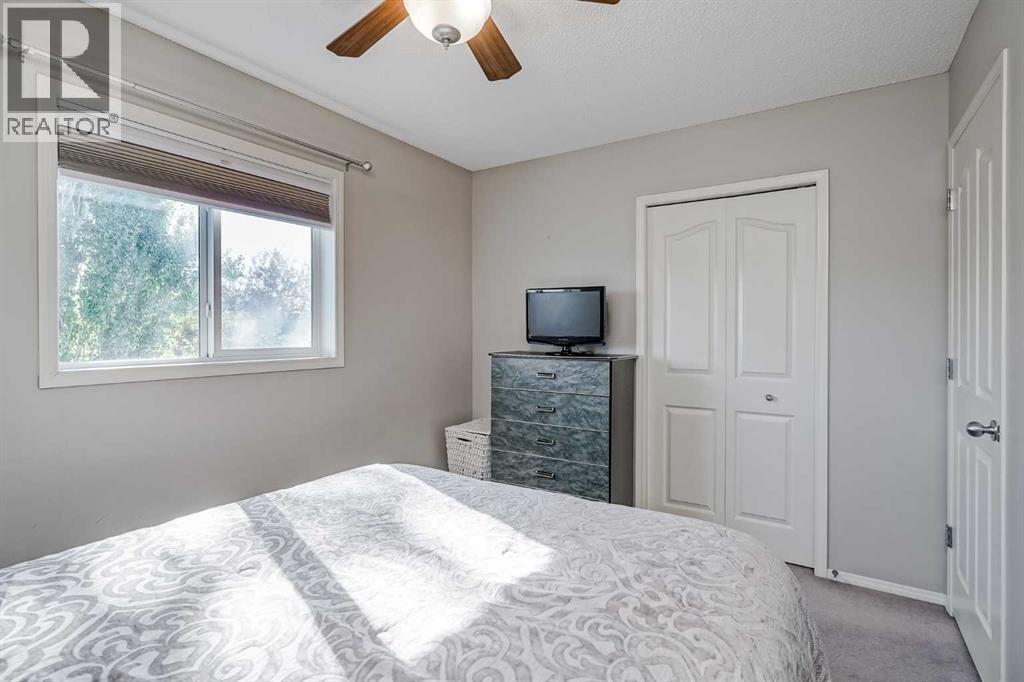 Single Family House for Sale in  Everstone Drive SW Evergreen Calgary 