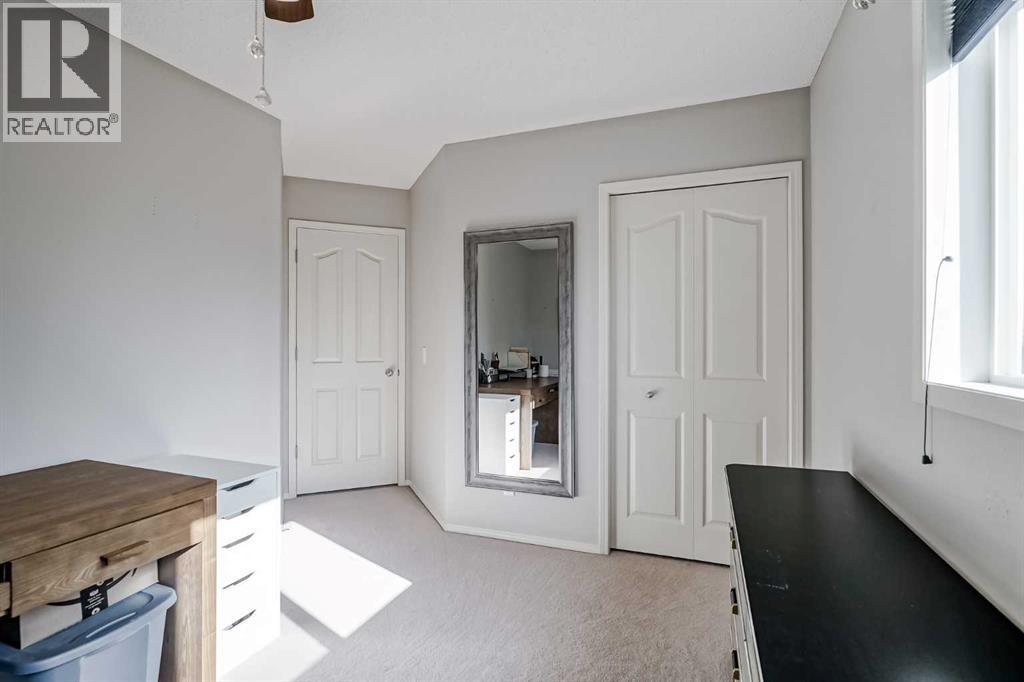 Single Family House for Sale in  Everstone Drive SW Evergreen Calgary 