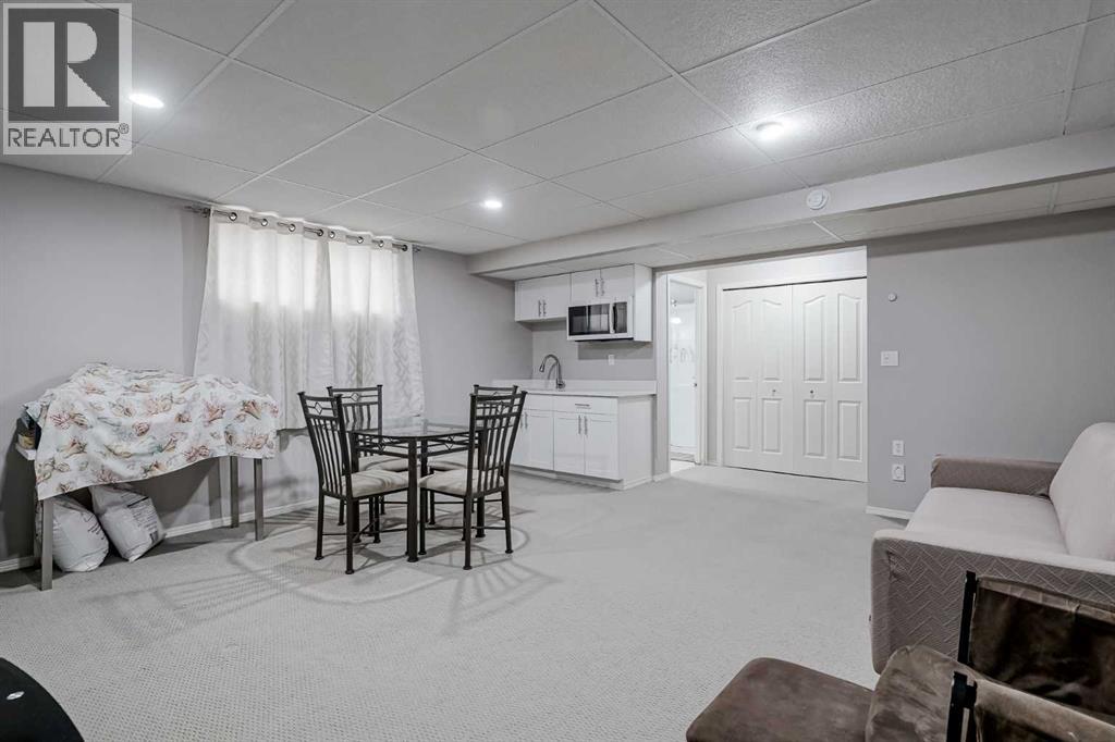 Single Family House for Sale in  Everstone Drive SW Evergreen Calgary 