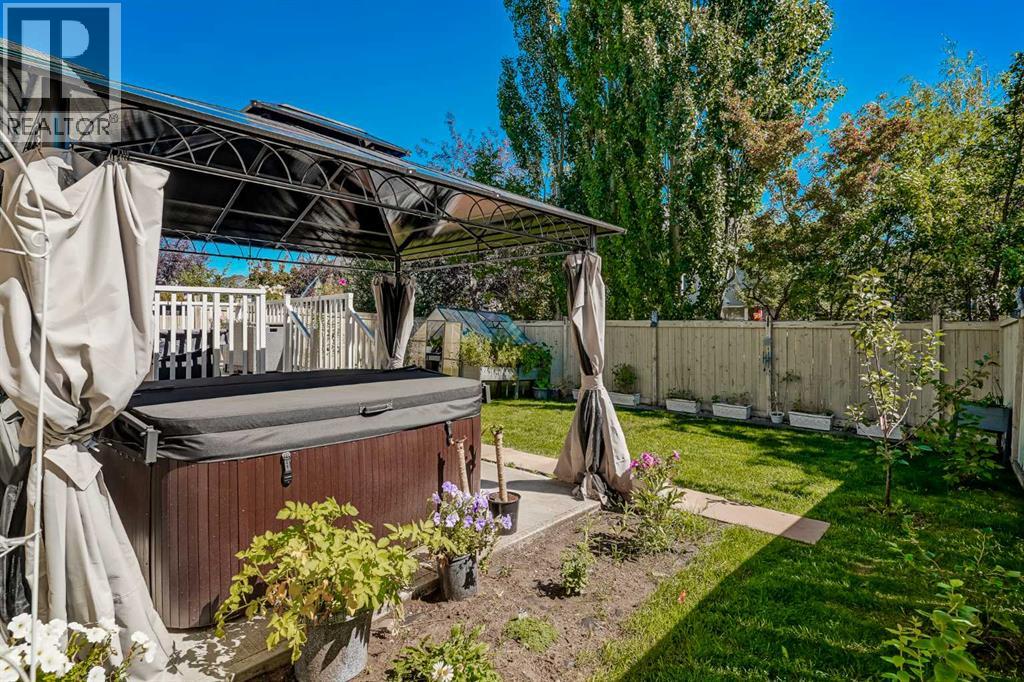 Single Family House for Sale in  Everstone Drive SW Evergreen Calgary 