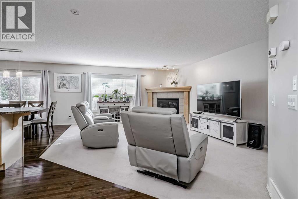 Single Family House for Sale in  Everstone Drive SW Evergreen Calgary 