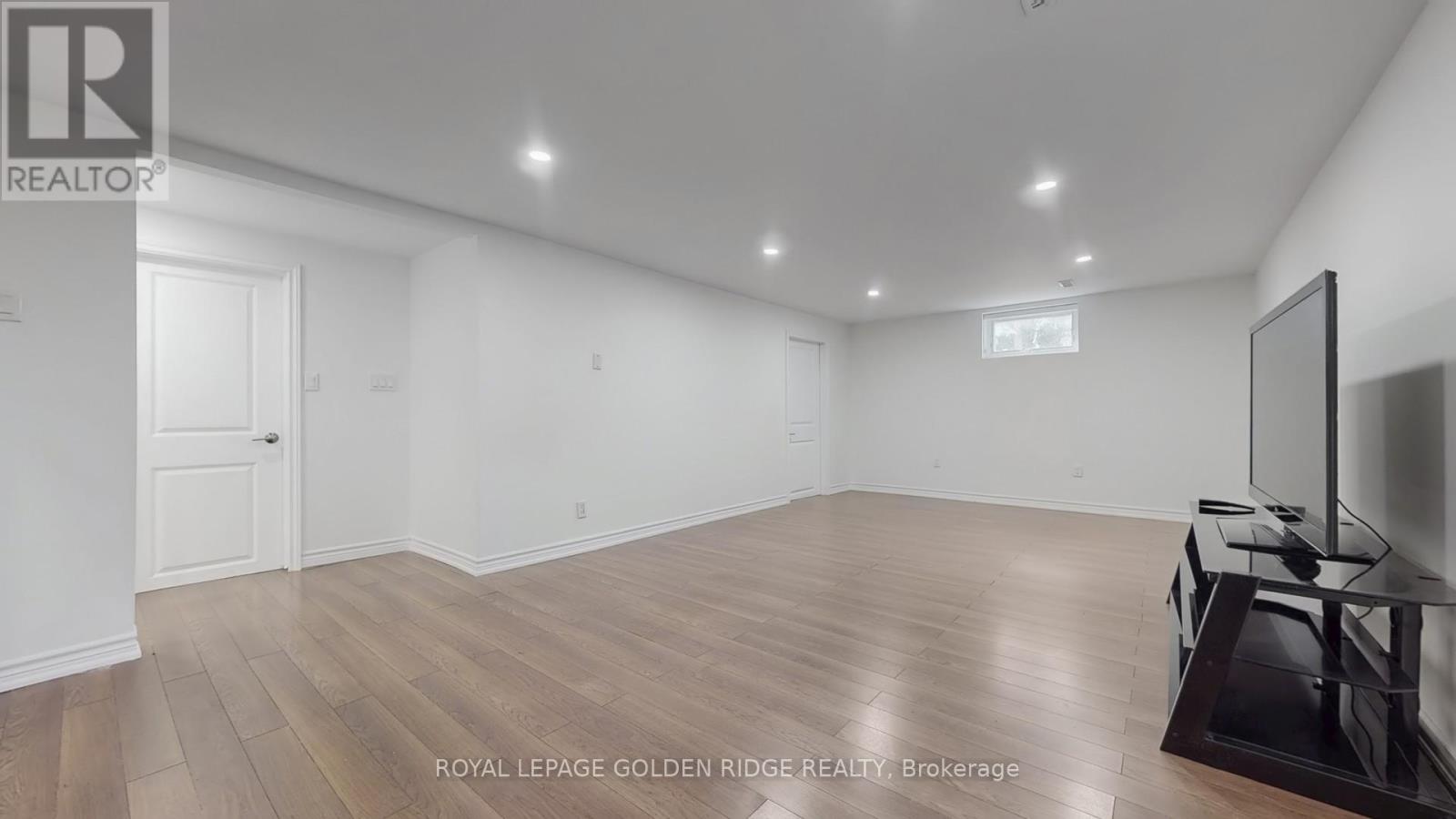 Photo 15 of 42 Castle Harbour Lane, Markham ON