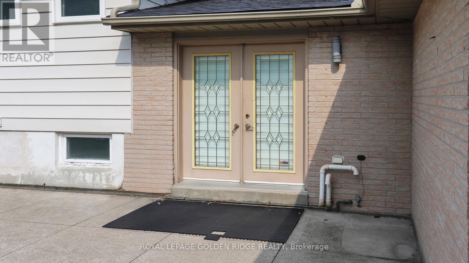 Photo 30 of 42 Castle Harbour Lane, Markham ON