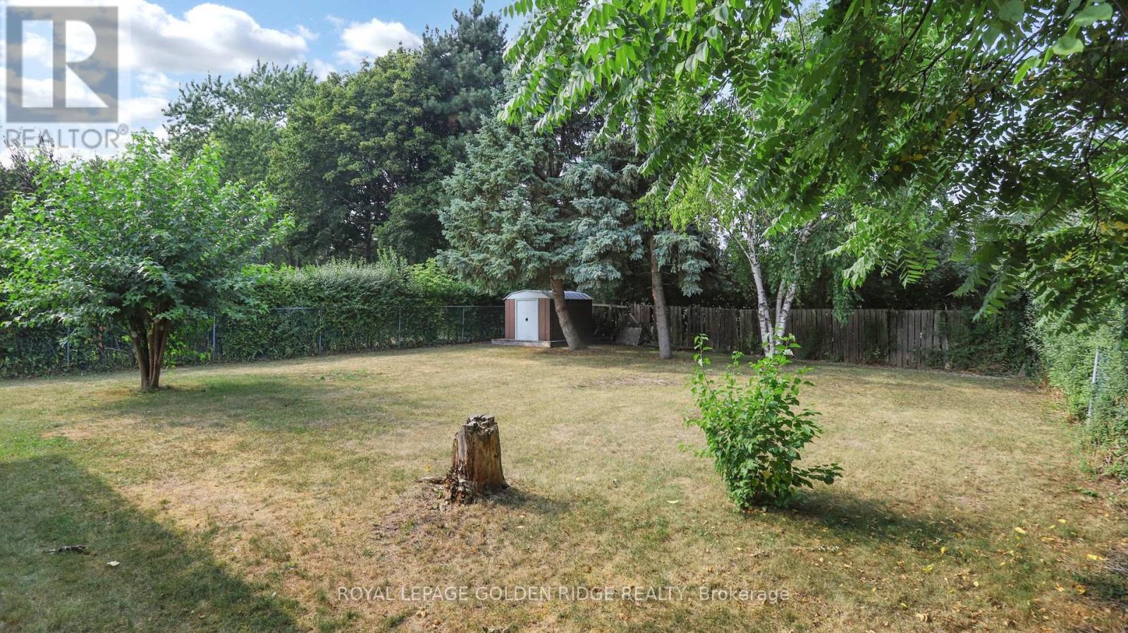 Photo 26 of 42 Castle Harbour Lane, Markham ON