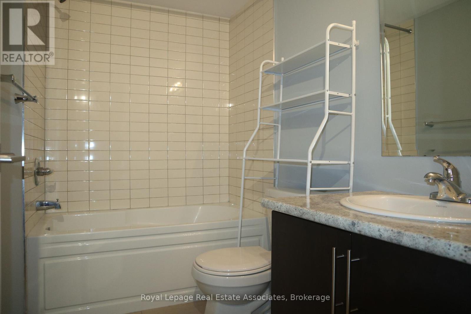 Photo 12 of 93 100 Dufay Road, Brampton ON