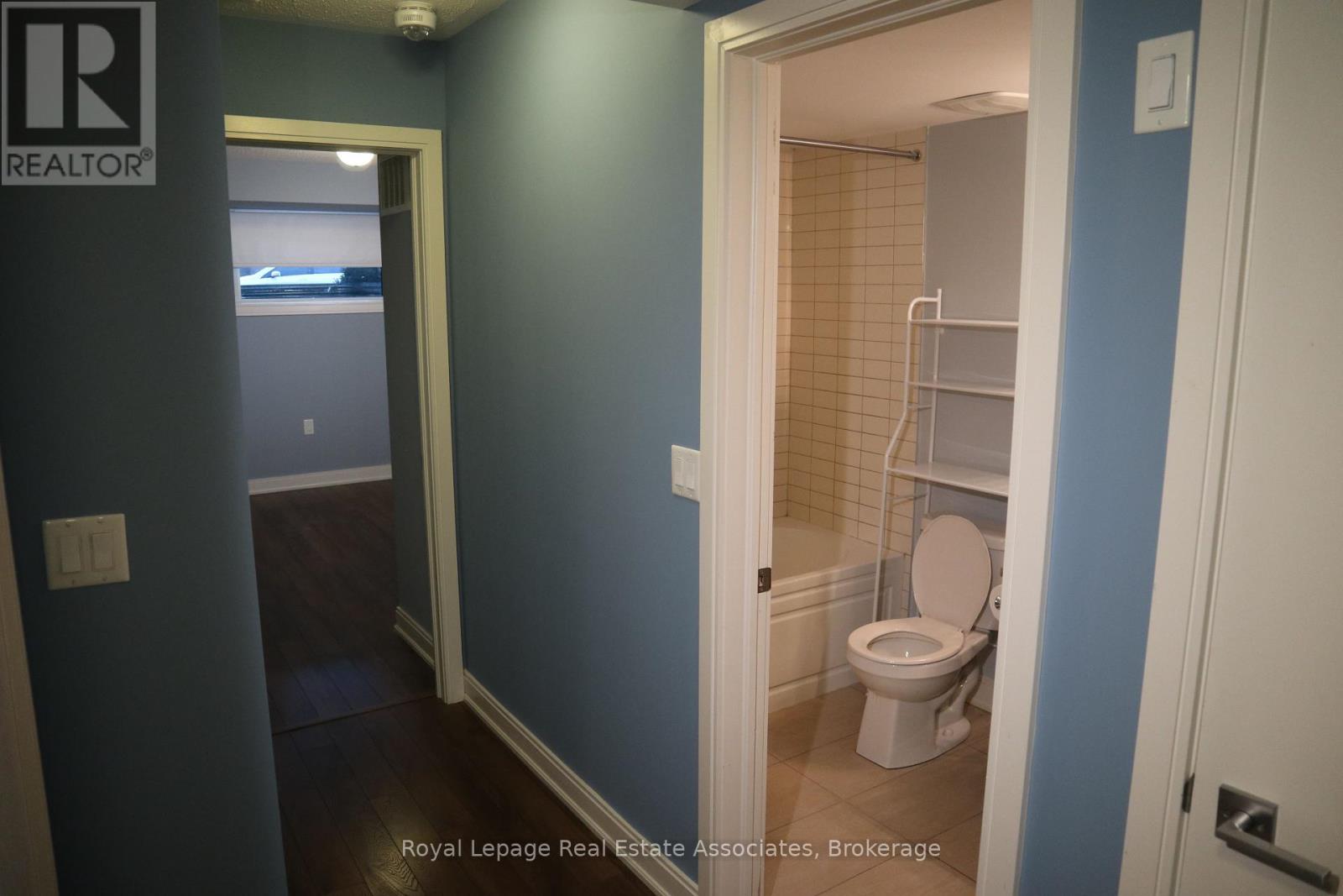 Photo 35 of 93 100 Dufay Road, Brampton ON