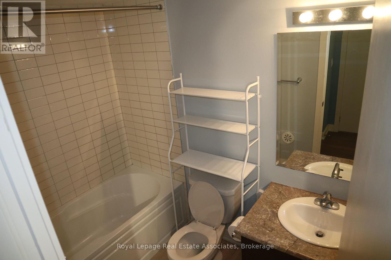 Photo 31 of 93 100 Dufay Road, Brampton ON