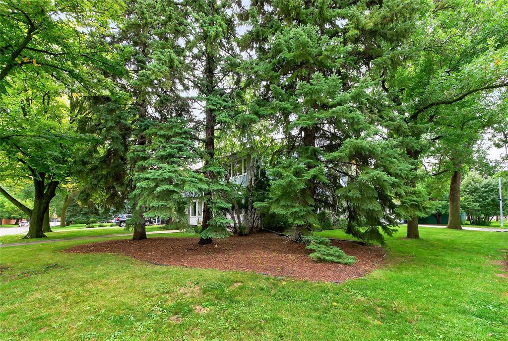 Photo 4 of 34 Birkenhead Avenue, Winnipeg MB