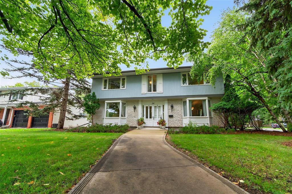 Photo 2 of 34 Birkenhead Avenue, Winnipeg MB