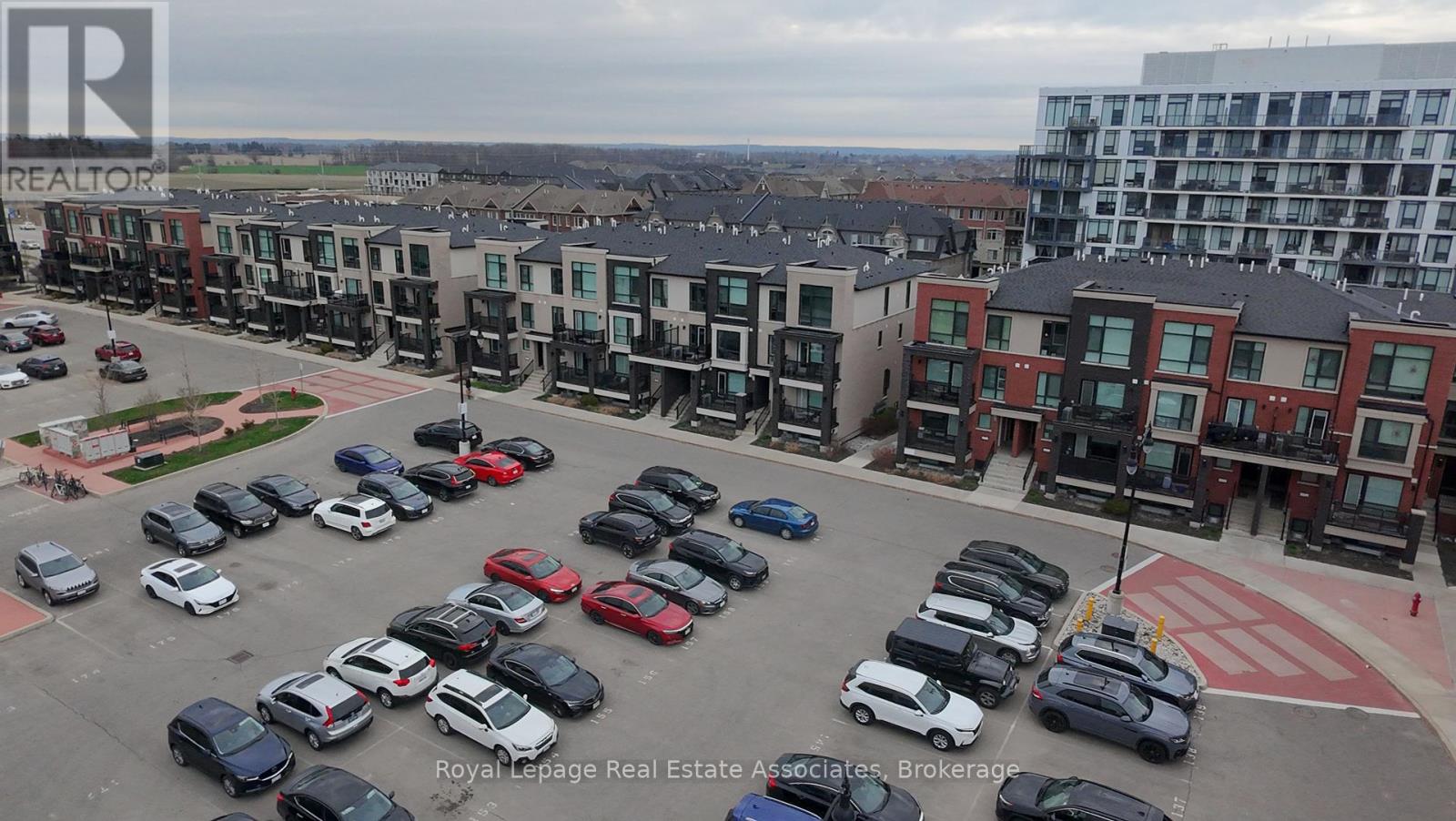 Photo 4 of 93 100 Dufay Road, Brampton ON