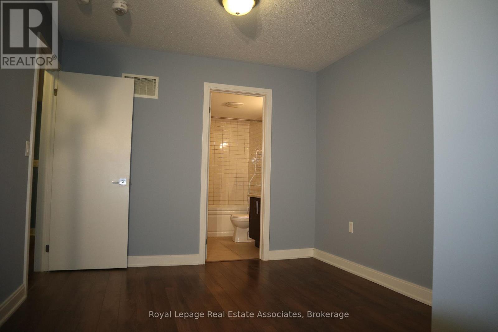Photo 22 of 93 100 Dufay Road, Brampton ON