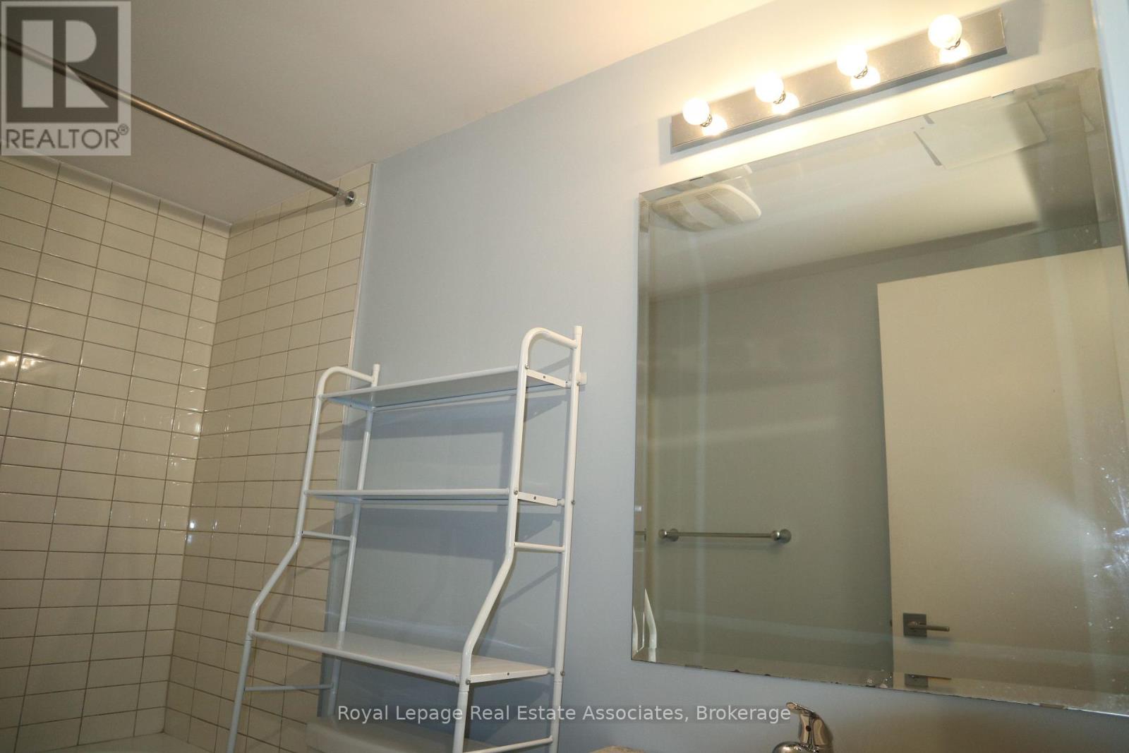 Photo 20 of 93 100 Dufay Road, Brampton ON
