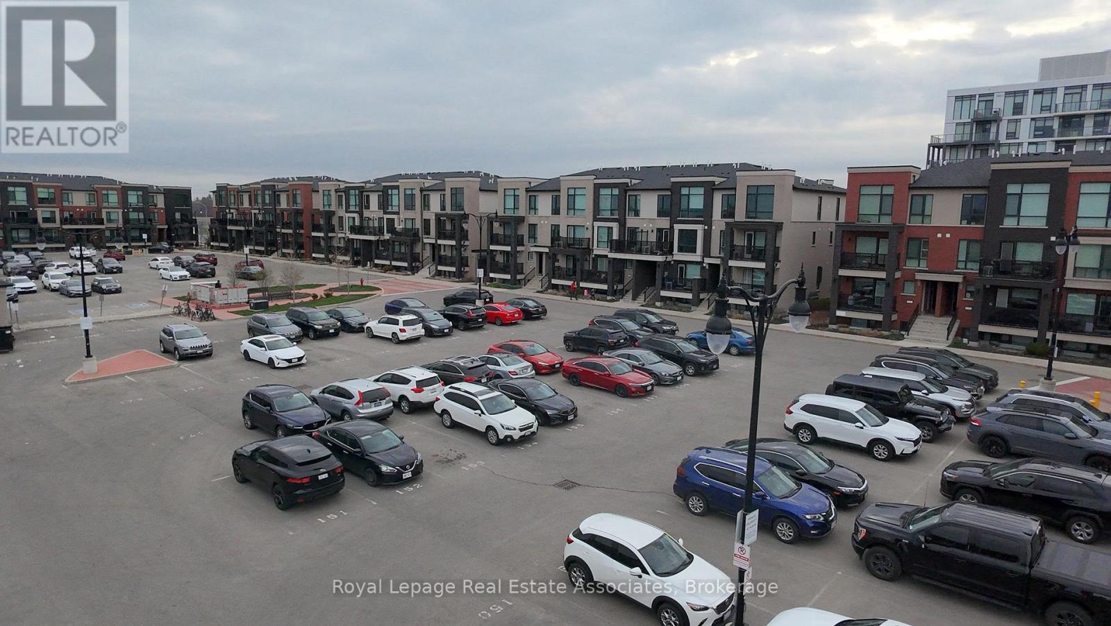 Photo 7 of 93 100 Dufay Road, Brampton ON