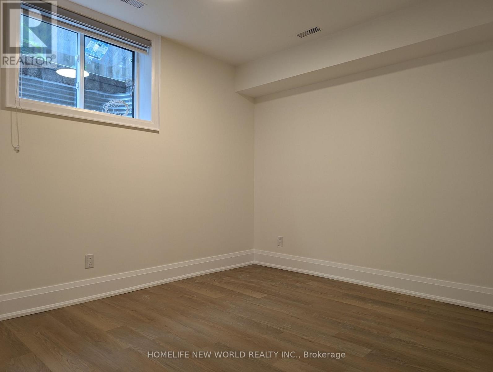 Photo 9 of Basement 32 Canham Crescent, Toronto ON