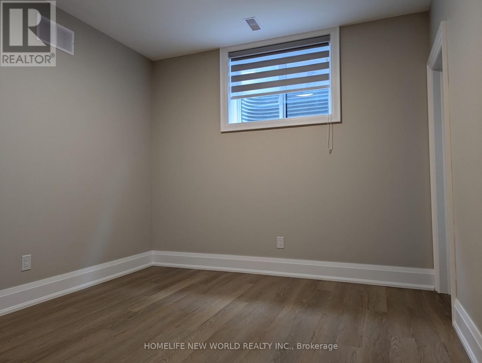 Photo 8 of Basement 32 Canham Crescent, Toronto ON