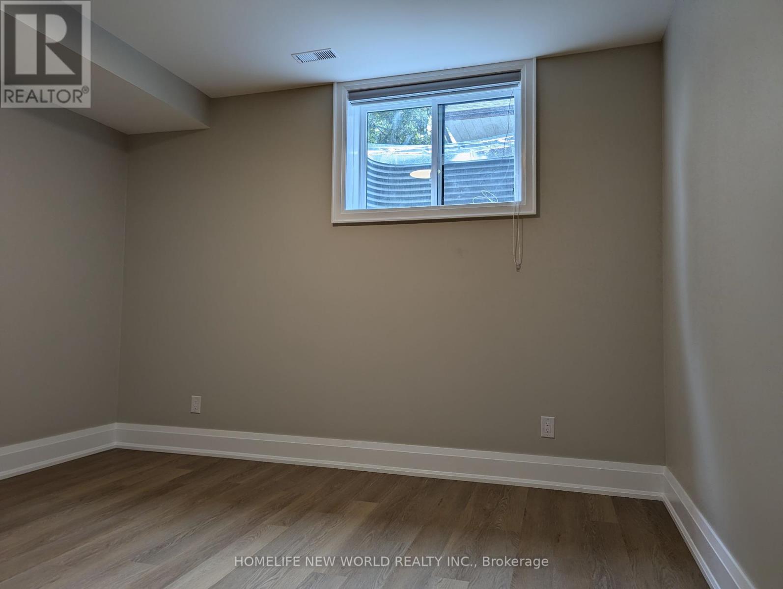 Photo 6 of Basement 32 Canham Crescent, Toronto ON