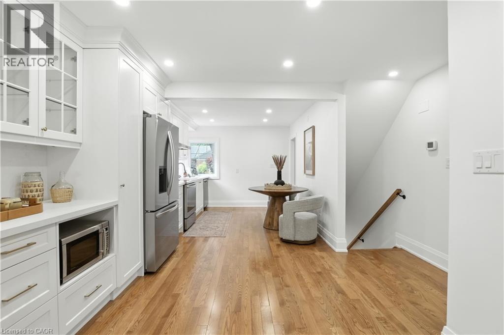 Photo 38 of 821 Shadeland Avenue, Burlington ON