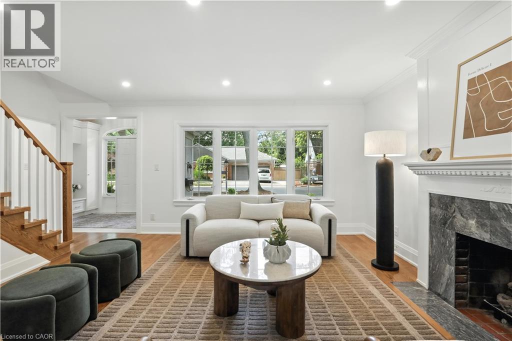 Photo 9 of 821 Shadeland Avenue, Burlington ON