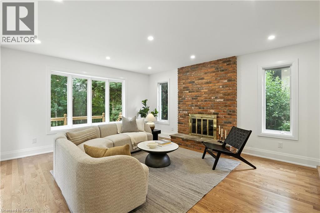 Photo 40 of 821 Shadeland Avenue, Burlington ON