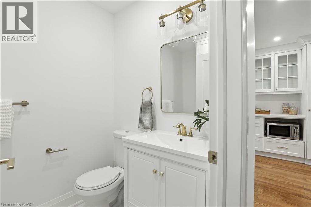Photo 19 of 821 Shadeland Avenue, Burlington ON