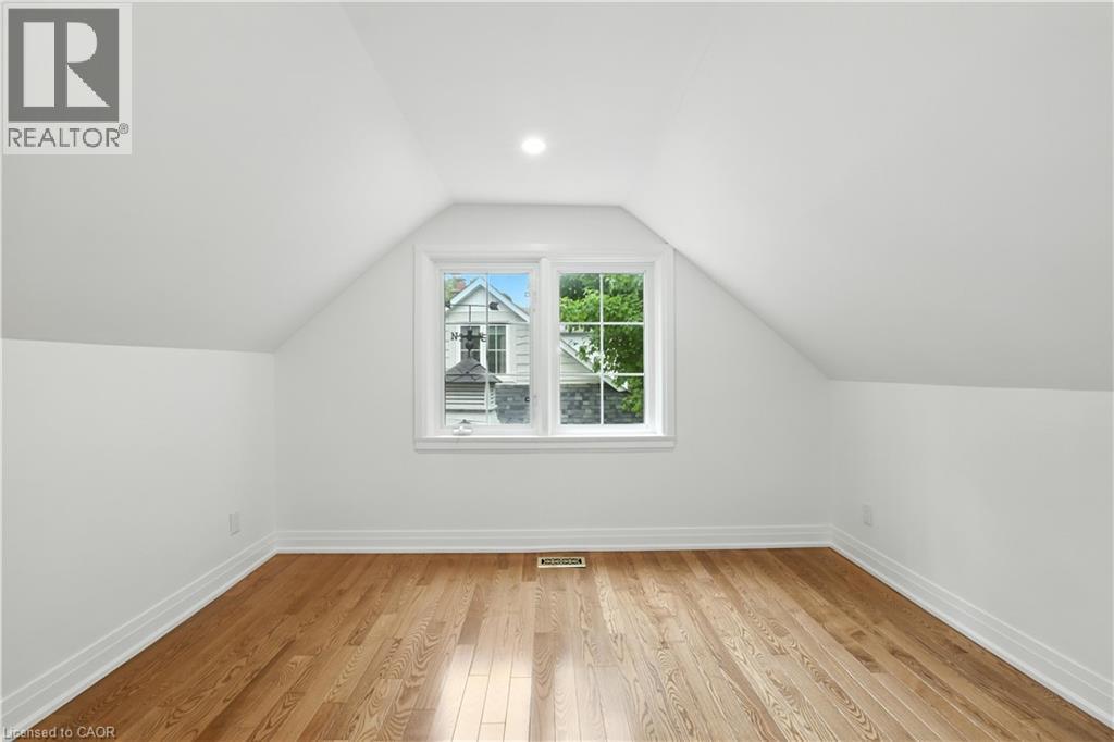 Photo 27 of 821 Shadeland Avenue, Burlington ON