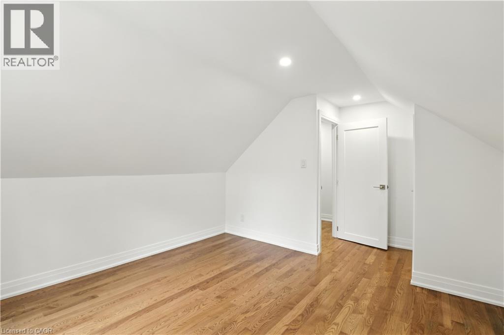 Photo 21 of 821 Shadeland Avenue, Burlington ON