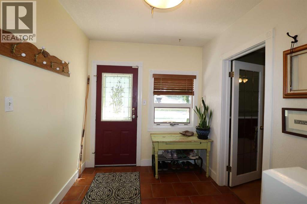 Photo 4 of 418 15 Street S, Lethbridge AB